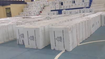 Las Fuerzas Armadas y autoridades electorales comenzaron hoy lunes a trasladar el material electoral a las cabeceras departamentales para luego ser enviadas a Tegucigalpa.