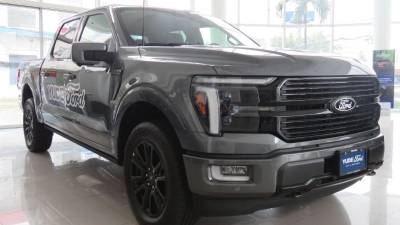 La potencia, la tecnología y el lujo se encuentran en un solo vehículo diseñado para dominar cualquier terreno.