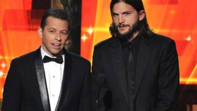 Jon Cryer y Ashton Kutcher