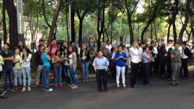 Varios edificios fueron evacuados tras el sismo. Foto referencial.