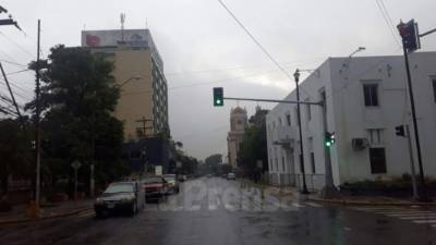 San Pedro Sula comienza su día tras el toque de queda establecido ayer en la noche tras un día lleno de violencia, con saqueos y vandalismo extremo.