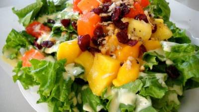 La ensalda debe prepararse con ingredientes frescos.