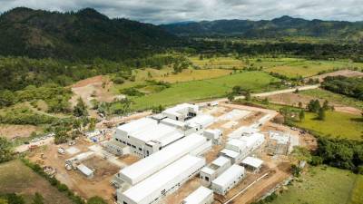 El gobierno saliente de Xiomara Castro deja en construcción seis hospitales que no logró concluir durante su periodo de cuatro años. ¿Qué pasará con estas obras bajo la próxima administración? ¿Cuándo comenzarán a funcionar?