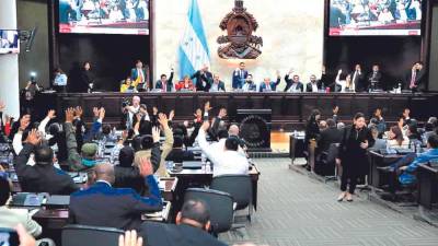 <b><span class=mln_uppercase_mln>Cámara.</span></b> Al no lograr los 65 votos para la aprobación de leyes como la Ley de Justicia Tributaria,entre otras, Libre deberá hacer alianzas con la oposición.