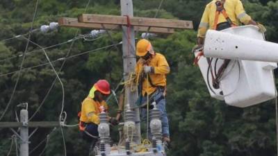 Diversas zonas de Honduras enfrentarán cortes programados de energía eléctrica este sábado 24 de enero, debido a trabajos de mantenimiento en subestaciones, circuitos y líneas de transmisión, de acuerdo con el calendario establecido por la Empresa Nacional de Energía Eléctrica (ENEE). Las interrupciones forman parte de labores preventivas orientadas a garantizar la estabilidad y continuidad del servicio.