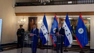 El presidente de Honduras, Nasry Asfura, recibió este lunes en Casa Presidencial al primer ministro de Belice, John Briceño, en una reunión oficial en la que ambos mandatarios abordaron temas de cooperación bilateral y asuntos de interés para la región centroamericana.