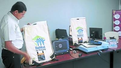 Copeco recibió 7,900 mochilas para almacenamiento de agua.