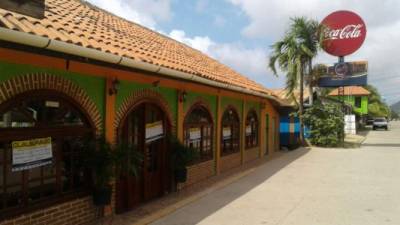 En Trujillo, varios restaurantes de la playa permanecen cerrados desde el pasado miércoles.