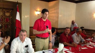 Jose M. Chicas, coordinador del partido Liberal en Cortés dio la bienvenida a los liberales.