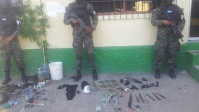 Las pistolas, la granada de fragmentación y los otros objetos fueron decomisados en diferentes módulos del penal.