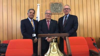 Momento en que el embajador hondureño es anunciado como vicepresidente de la IMSO.