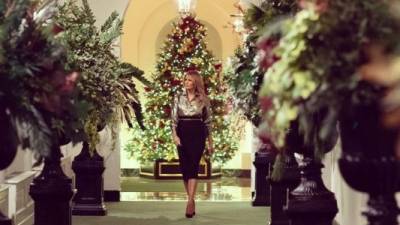 Melania Trump exhibió al público este lunes la espectacular decoración navideña de la Casa Blanca, en el que se convierte su último evento como primera dama de Estados Unidos antes de que Donald Trump entregue el poder al demócrata Joe Biden el próximo 20 de enero.