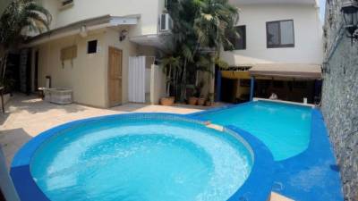 Los grandes hoteles de la ciudad abrirán sus piscinas al público y realizarán actividades de entretenimiento para sus visitantes.