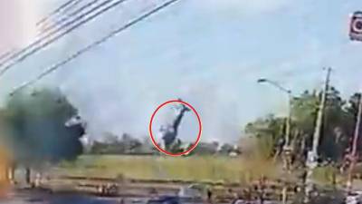 Video: Momento exacto en que helicóptero se desploma y explota; hay cinco muertos