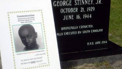 La inscripción de la tumba del joven negro dice que fue condenado injustamente y ejecutado por el estado de Carolina del Sur.