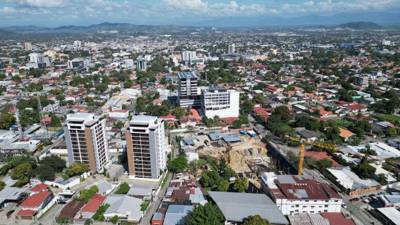 Vista de San Pedro Sula, una ciudad que crece aceleradamente y enfrenta el reto de hacerlo con planificación, seguridad, movilidad y mejores servicios para sus habitantes.