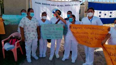 Acciones. Protesta de enfermeras auxiliares despedidas en La Paz.