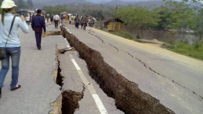 Las autoridades calculan los daños causados por el fuerte sismo.