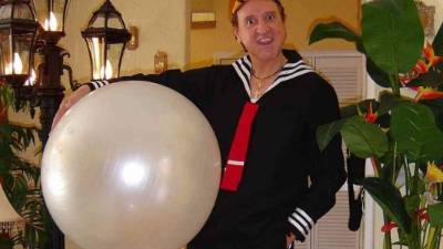 Quico es interpretado por el comediante Carlos Villagrán.