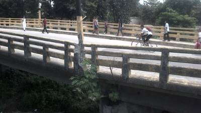 El puente de Las Brisas, que lleva de sur a norte, estará cerrado al menos dos meses.