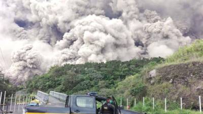 Usuarios de Twitter compartieron impresionantes videos de la explosión del volcán de fuego en Guatemala./AFP.
