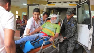 El percance habría ocurrido por una falla mecánica, lo que provocó que el conductor perdiera el control.