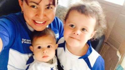 Ritza Pineda-Rose muestra su amor por Honduras junto a sus hijos desde Colorado Springs.