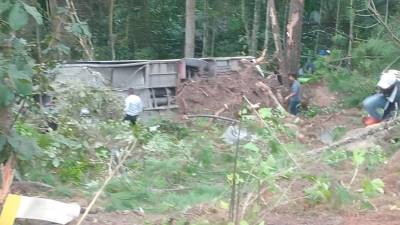 Un fuerte accidente se registró en la carrertera de La Esperanza hacia Jesús de Otoro, en Intibucá.