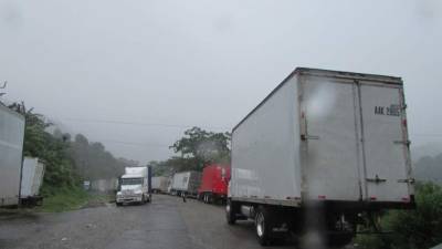 Las filas en la aduana.