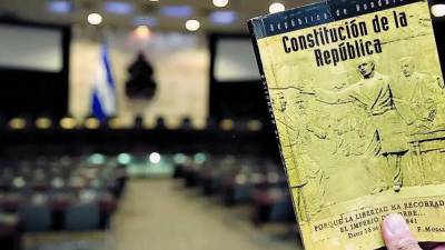 Una de las reformas necesarias, según el exmagistrado del extinto TSE, requiere una modificación de la Constitución.