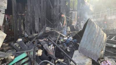 Al menos 41 negocios fueron los afectados por el voraz incendio durante la madrugada de este jueves en Comayagüela. Fotografía: Cortesía.