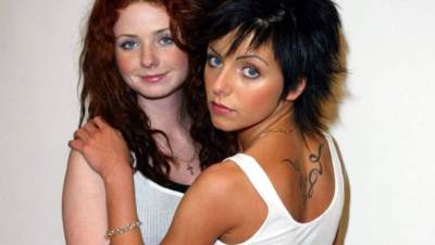 El grupo t.A.T.u. es uno de los primeros duetos rusos en tener éxito a nivel mundial.