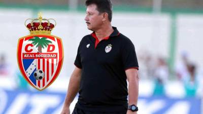 Mauro Reyes ha puesto su renuncia a la dirección técnica de la Real Sociedad luego de la agresión que sufrió por parte de un directivo del club tocoeño.