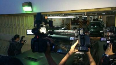 Los exfuncionarios salieron fuertemente custodiados de los juzgados con rumbo a su sitio de reclusión.