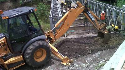 Ingenieros militares participan en construcción vial e infraestructura social en Centroamérica.