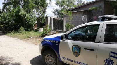 Las autoridades se presentaron en el lugar para hacer el reconocimiento del cadáver.