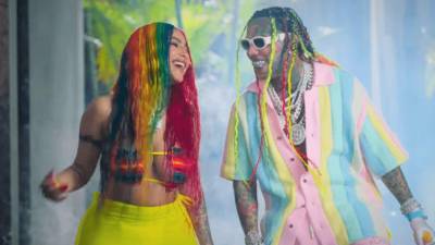 Los cantantes Yailin y Tekashi.