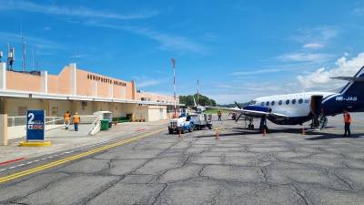 Bandas de estafadores han visto una oportunidad de estafar personas ofreciendo espacios en el aeropuerto Golosón, haciendose pasar por la gerencia de la terminal aérea ceibeña.