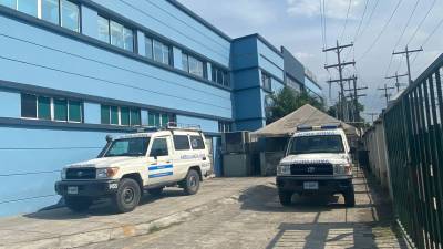 Las ambulancias en el hospital son manejadas por personal paramédico.