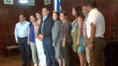 El alcalde Armando Calidonio con los representantes de las fundaciones.