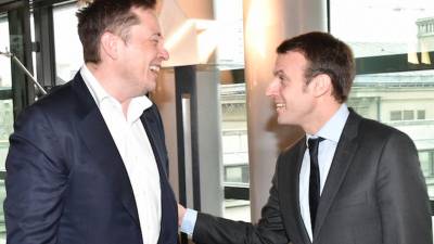 <b>Emmanuel Macron, presidente de Francia, y Elon Musk, propietario de Twitter.</b>