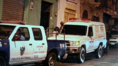 Personal de Medicina Forense llegó hasta el lugar para realizar el levantamiento.