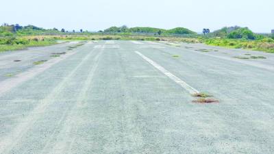 <b>La pista del aeropuerto de Utila está en deplorables condiciones.</b>
