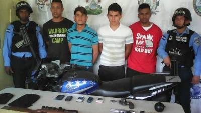 Las personas fueron arrestadas y sus casas allanadas tras una orden del Ministerio Público.