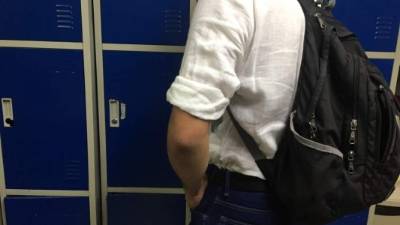 El estudiante admitió haberse tomado la foto por una broma.