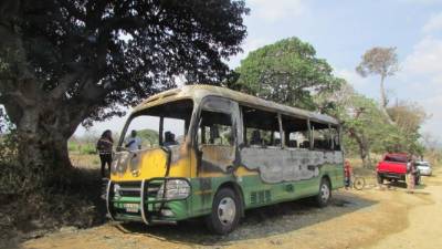 A inmediaciones del Hospital Gabriela Alvarado, ubicado en la aldea San Marcos Arriba de Danlí fue quemado el bus.