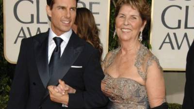 El actor Tom Cruise y su madre Mary Lee South es una foto de archivo.