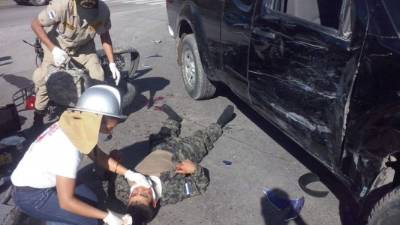 El herido fue asistido en el lugar y posterior fue llevado a un centro asistencial.