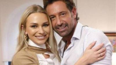 Los actores Irina Baeva y Gabriel Soto.