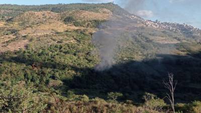 Vista de la zona del accidente del helicóptero en la colonia Cerro Grande en Tegucigalpa.